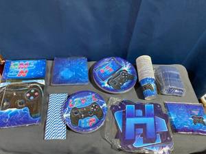 lot 25216 image: Video Game Theme Birthday Party Lot