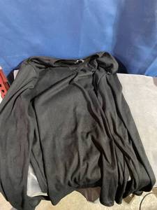 lot 25232 image: Followme Black Medium Long Sleeve Shirt
