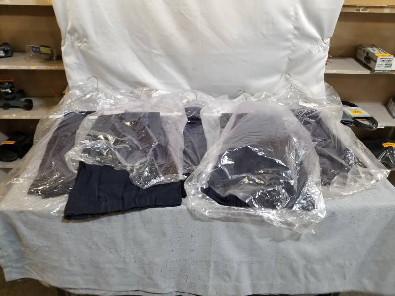 lot 48513 image: LOT OF 5 CLASSIC NAVY PANTS SIZE 8