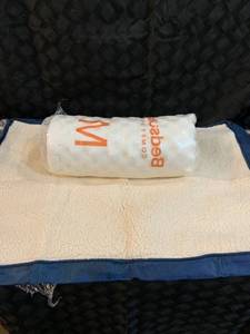 lot 35607 image: Bedsure - Comfy Pet - Memory Foam Pet Bed - Small
