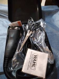 lot 36017 image: WAHL HOME PRODUCTS 22-PIECE KIT