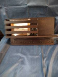 lot 36022 image: WALL MOUNTED SHELF WOOD BROWN
