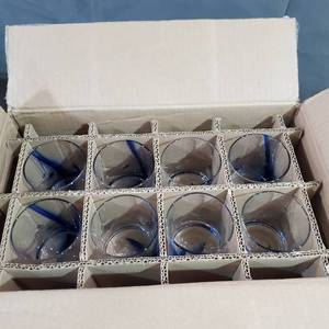 lot 44211 image: SET OF 16 GLASS CUPS CLEAR AND BLUE