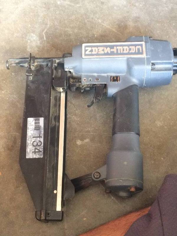 lot 133 image: CRAFTSMAN FINISH NAILER