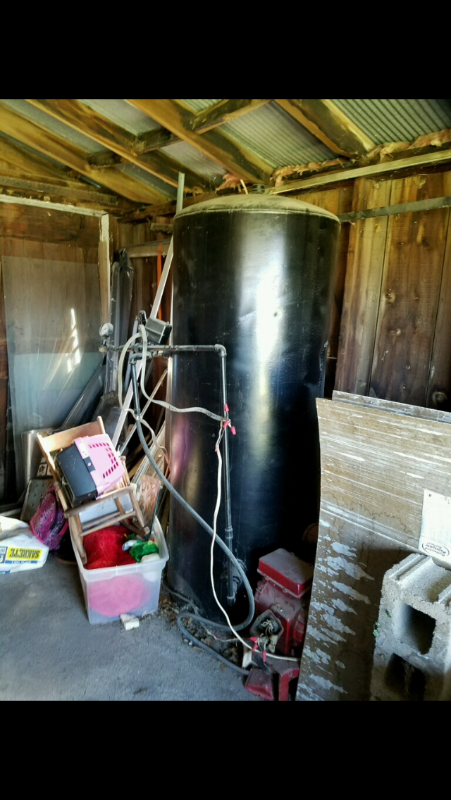 lot 2001 image: AIR COMPRESSOR VERY LARGE
