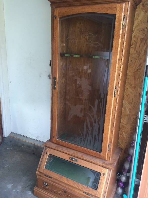 lot 2000 image: GUN SAFE WOODEN