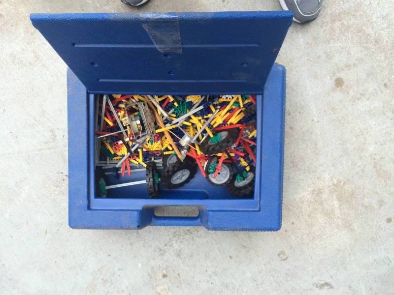 lot 2006 image: OLDER KINEX SET