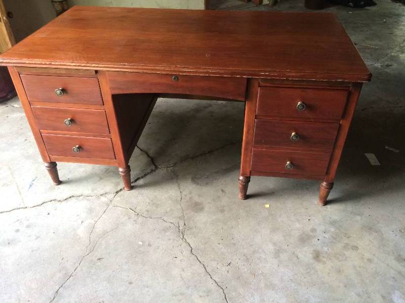 lot 2009 image: SOLID OAK DESK OVER 80 YRS OLD