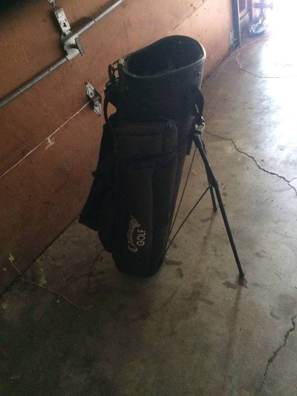 lot 2008 image: CALAWAY TRAVEL GOLF BAG AND GOLG BAG