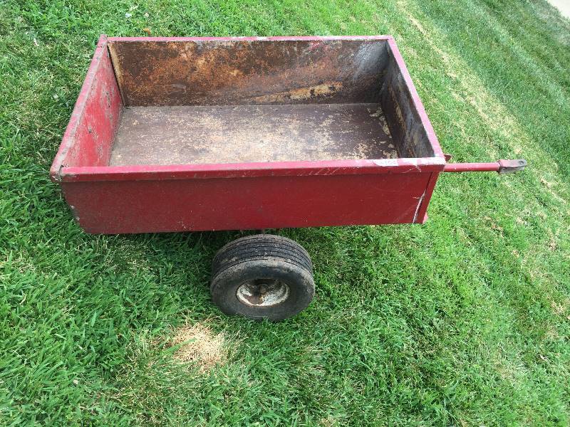 lot 2016 image: Garden wagon