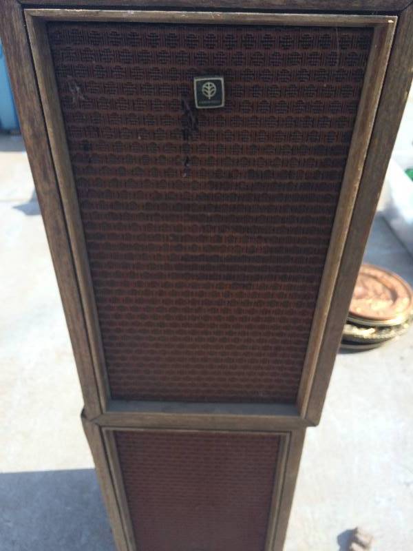 lot 108 image: OLD KENWOOD HOUSE Speakers