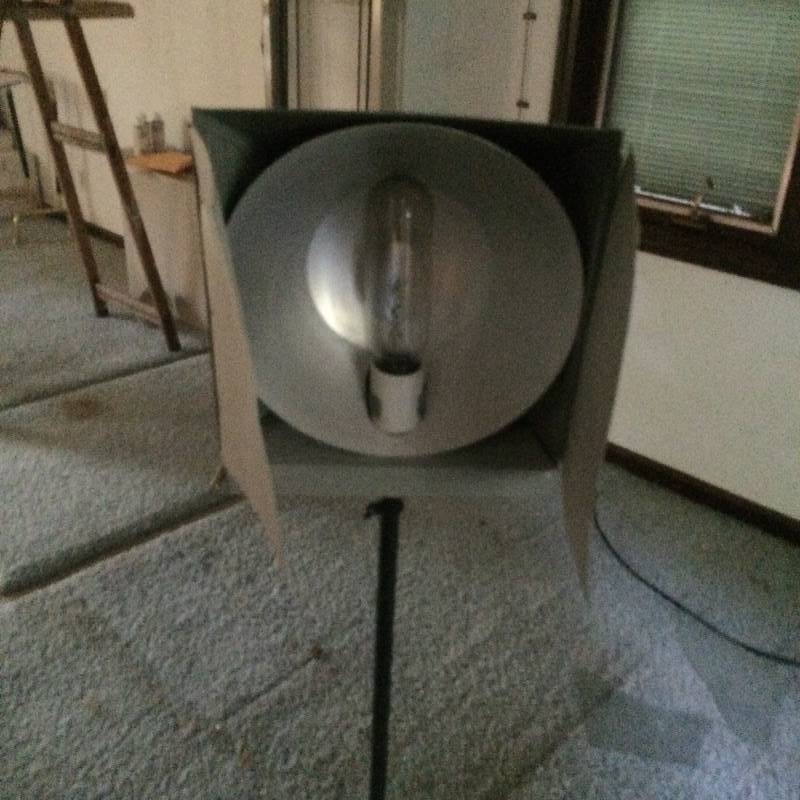 lot 2043 image: Old Smith-Victor Light VERY COOL