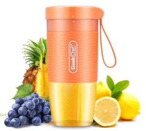 lot 2049 image: Portable Juice Blender