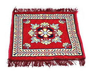 lot 7041 image: Small Floor mats with designs