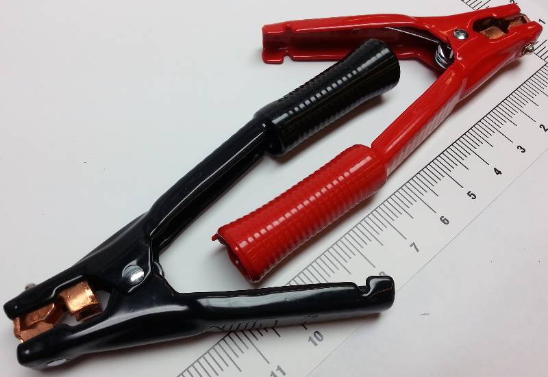 New pair of serious heavy duty Battery Jumper Cable clamps. Plastic