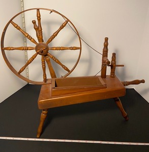 lot 100 image: Miniature Spindle