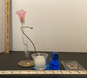 lot 120 image: Perfume holderBlue glass birdWall art