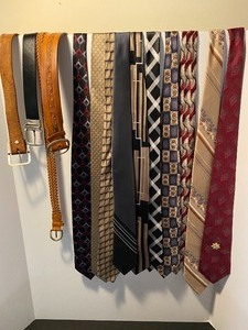 lot 119 image: Lot of tiesbelts