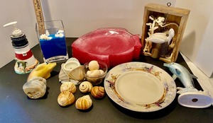 lot 140 image: Ocean themed decor