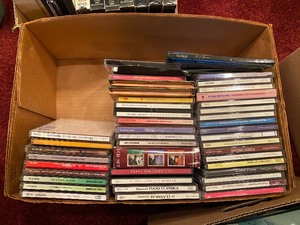 lot 146 image: Box of books, CDs, movies