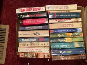lot 149 image: Box of books 10