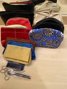 lot 155 image: Toiletryhand bags