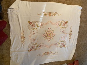 lot 163 image: Cream blanket
