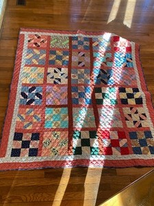 lot 176 image: checkered quilt
