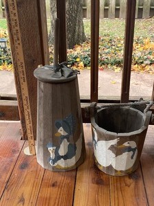 lot 207 image: Wooden goose butter urn and bucket