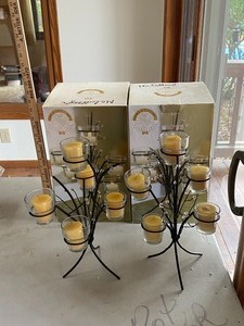 lot 202 image: 2 Tealight Tree Branch Candelaria