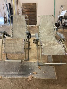 lot 237 image: Outdoor patio chairs