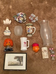lot 248 image: Miscellaneous decor, candles