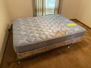 lot 254 image: Queen size mattress, damaged, queenfull adjustable frame