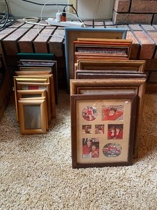 lot 269 image: Lot of picture frames, various sizes