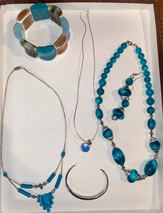 lot 280 image: Bluesilver jewelry lot, cuff bracelet