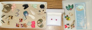 lot 278 image: Clip onpost earrings, Christmas costume jewelry