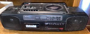 lot 286 image: Sony boom box