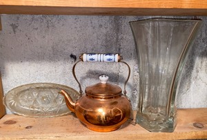 lot 309 image: Copper tea kettle with porcelain handle, glassware