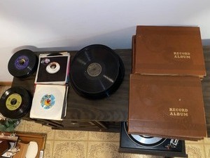 lot 322 image: Large record lot various sizesartists.