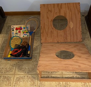 lot 324 image: Mixed toy lot, handmade beanbag game