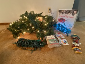 lot 329 image: Christmas decor, garland, lights, stand-All Tested