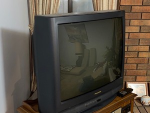 lot 333 image: Box tv 2