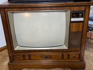 lot 334 image: RCA console TV