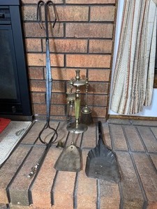 lot 338 image: Fireplace equipment