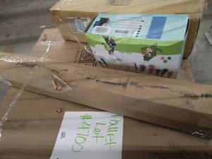lot 4700 image: Miscellaneous Pallet nap mat, founded foundation, Miscellaneous boxes(Sold As Is)
