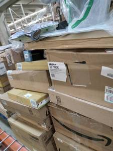 lot 4709 image: Miscellaneous Pallet air mattress, Halloween costume, Miscellaneous boxes (Sold As Is)