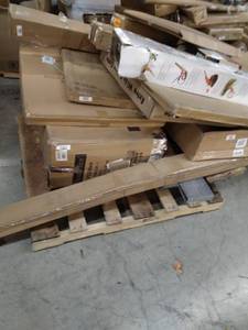 lot 4714 image: Miscellaneous Pallet edge cutter, cat litter, Miscellaneous boxes(SOLD AS IS)