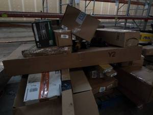 lot 4717 image: Miscellaneous Pallet baby gate, coil of nails, Miscellaneous boxes(SOLD AS IS)