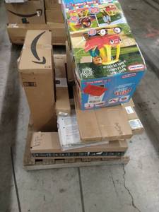 lot 4729 image: Miscellaneous Pallet little takes coupe, toilet seat, Miscellaneous boxes(SOLD AS IS)