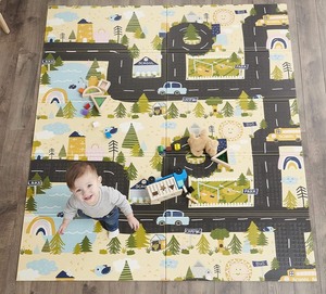 lot 37284 image: Regalo Play Mat, Foldable & Reversible, Waterproof with Travel Case and Carry Strap, X-Large